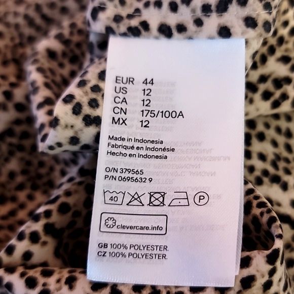 H & M In the Wild Printed Button Down Blouse Size 12 - Picture 4 of 4